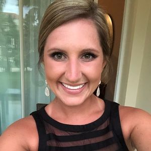 Meet your Posher, Abby